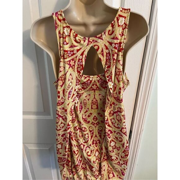 Rose & Olive Hi-Low Tank Top. Size 8. Cute back. Red and Gold - Picture 6 of 6